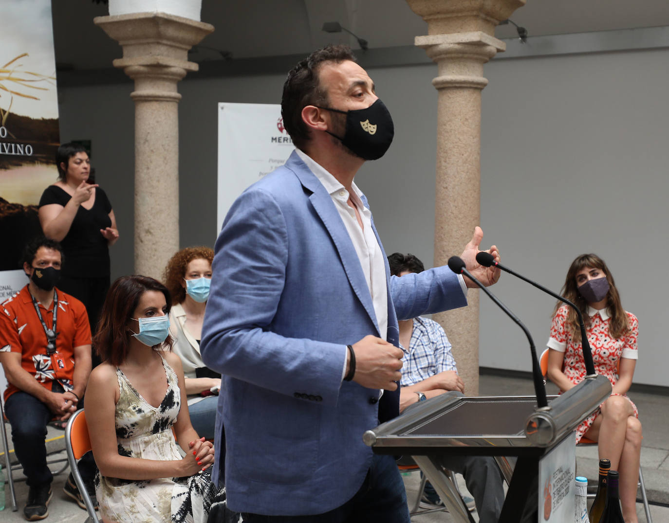 Fotos: Una Antígona con dilemas contemporáneos abre el Festival de Mérida