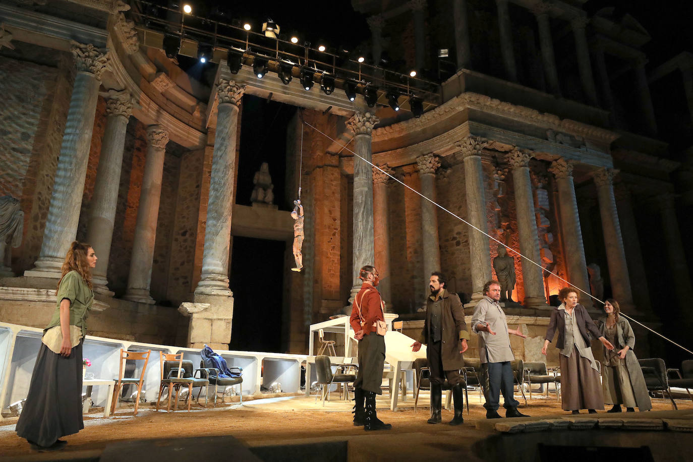 El montaje del mexicano David Gaitán busca actualizar al máximo la tragedia griega a lo largo de una hora y cuarenta y cinco minutos de duración