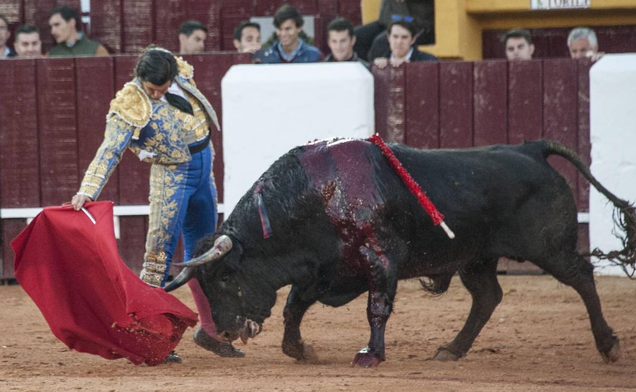 Morante de la Puebla abrirá el paseíllo junto El Juli' y José María Manzanares el viernes 28.