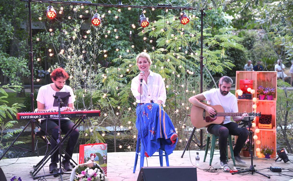 Un concierto de Soraya Arnelas inaugura terraza de verano del Recinto Hípico de Cáceres