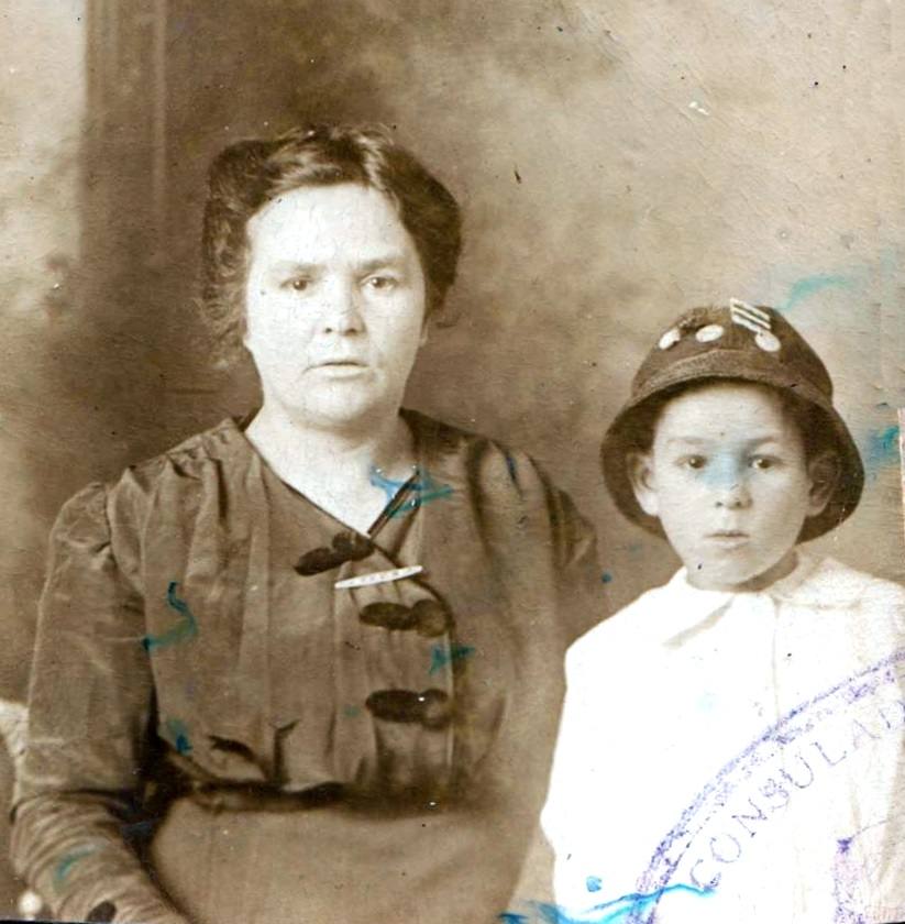 La mujer de Diego, Isidra Solís con su hijo Plácido, que nació en Hawái