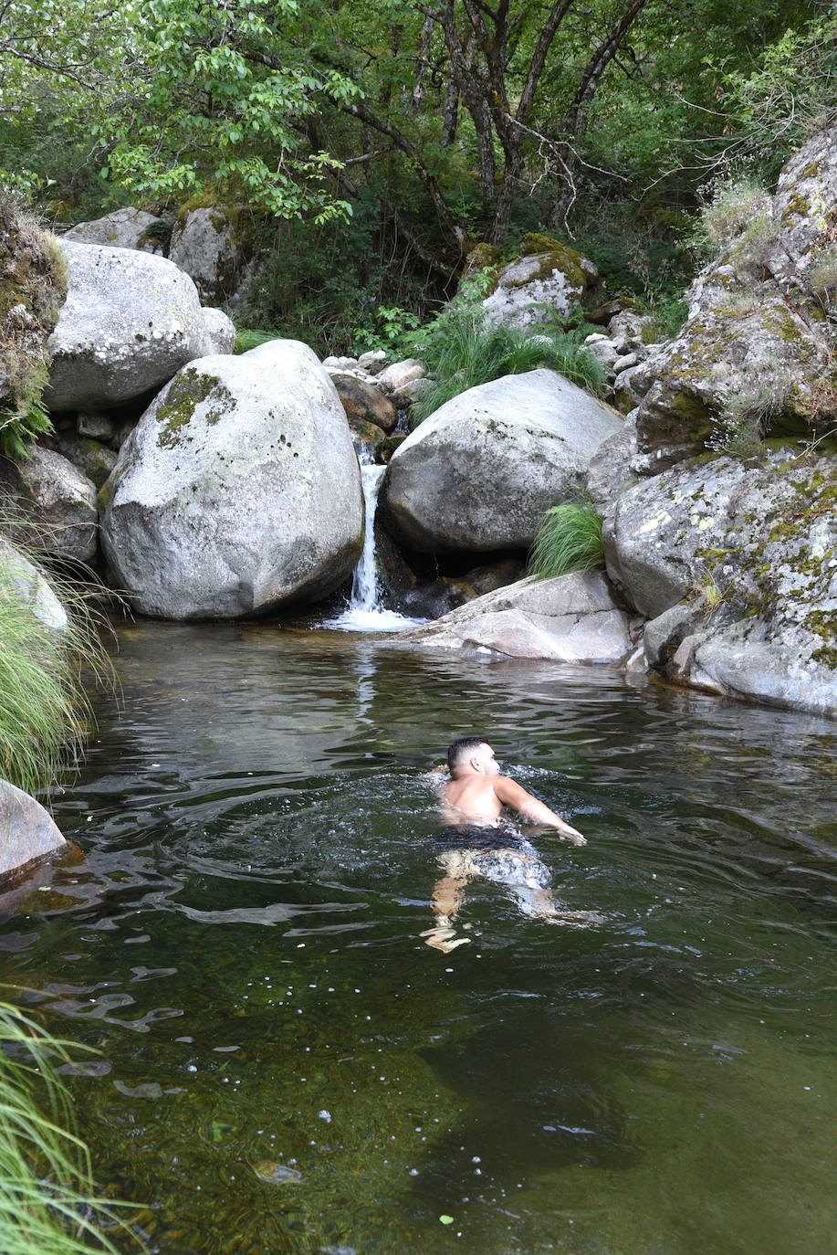 Fotos: Tres charcas en el pueblo de Hervás