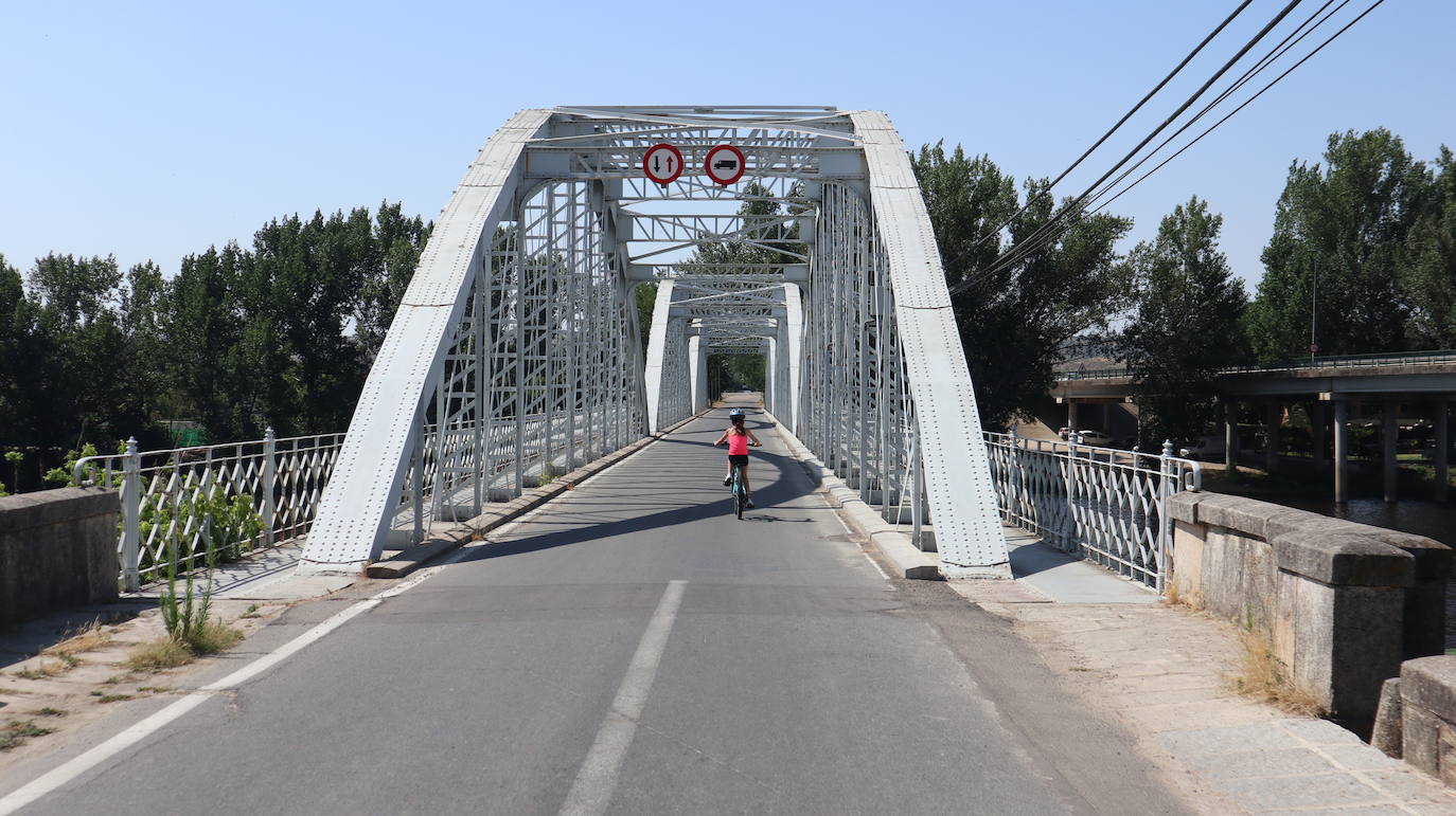 Fotos: Un puente para ubicar al viajero