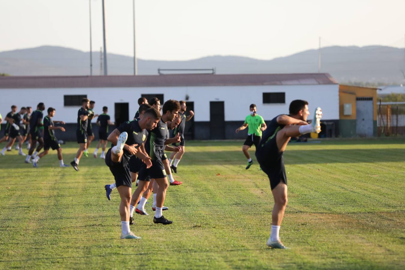 El AD Mérida comenzó la pretemporada en los campos de la Federación de Mérida