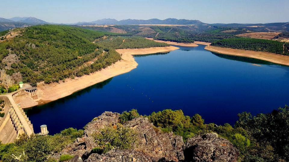 Vista general del pantano de Cíjara