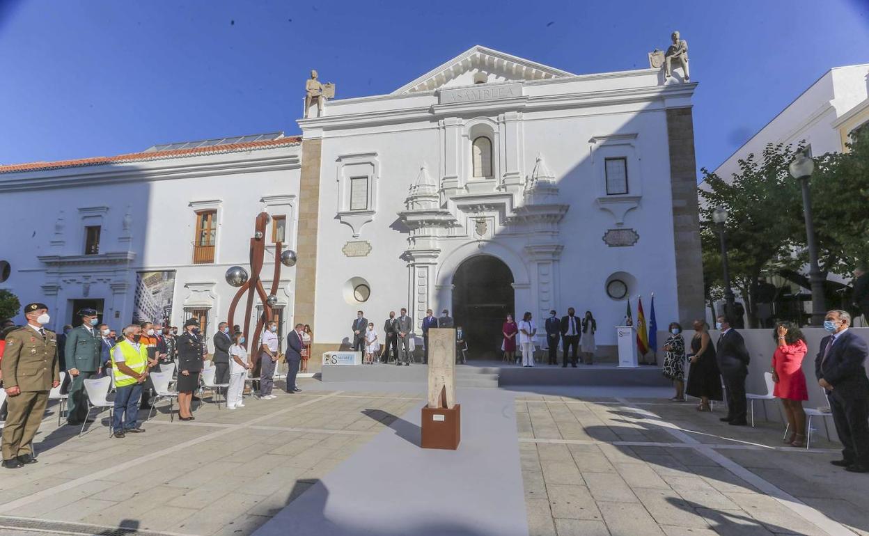 Acto del Día de Extremadura en el patio de la Asamblea. 