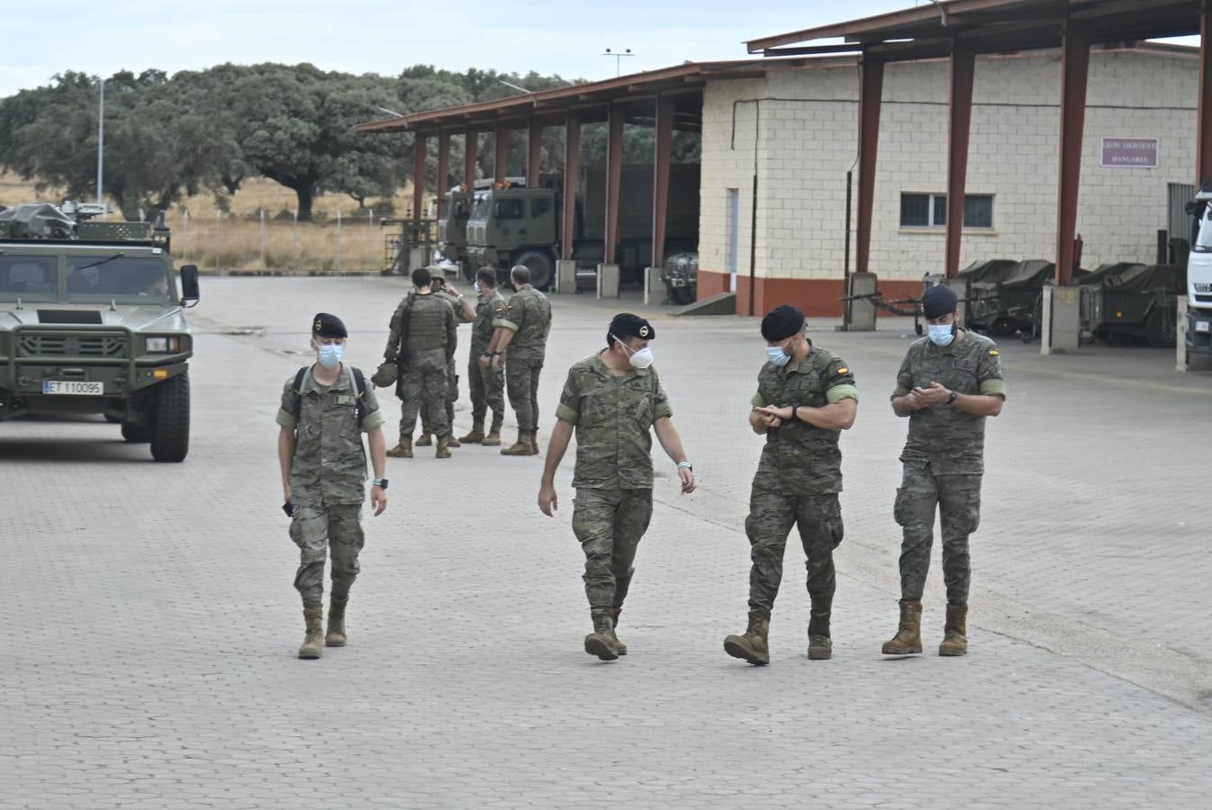 Militares en la base General Menacho