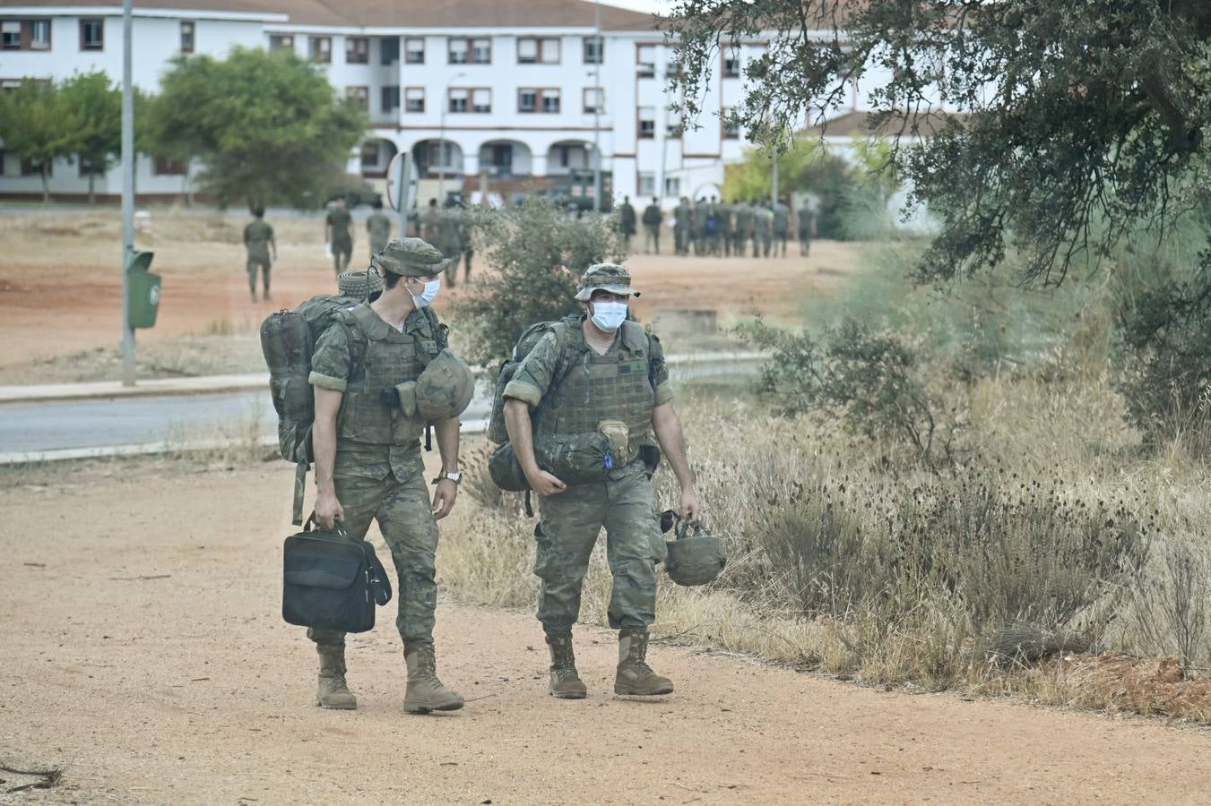 Militares en la base General Menacho