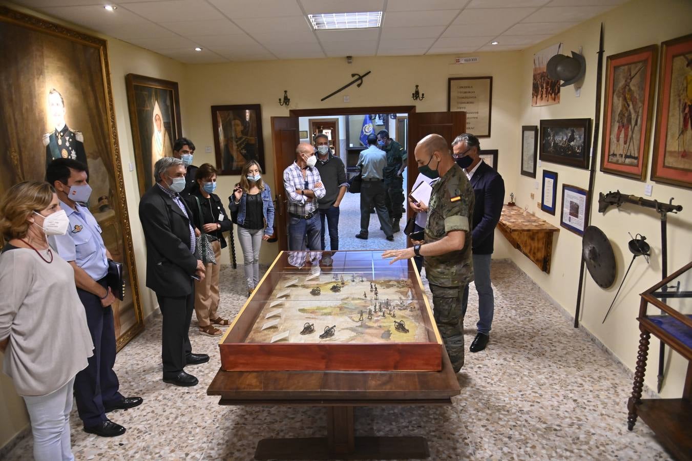 Militares en la base General Menacho