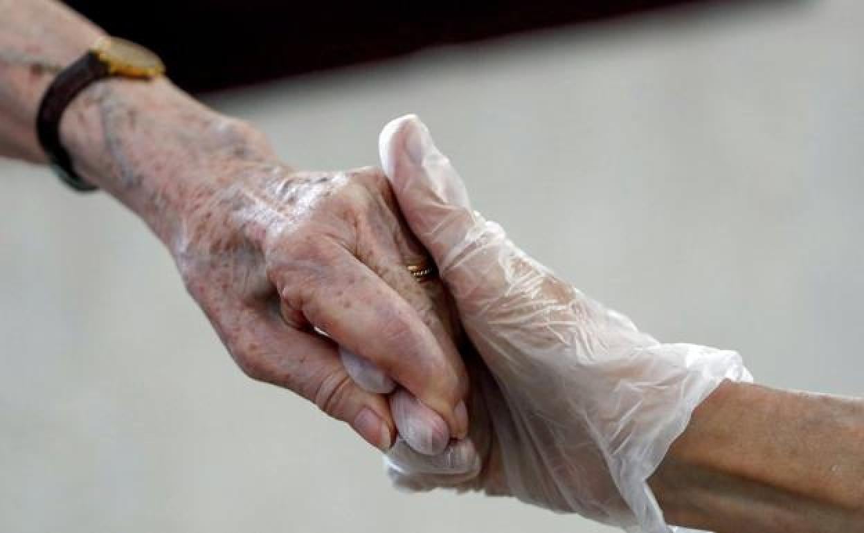 Sanidad interviene los pisos de mayores de Berlanga y Cabeza del Buey