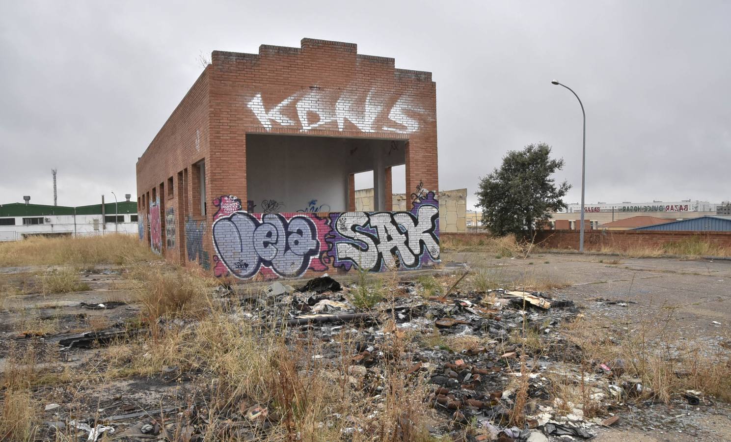 Vista general del antiguo matadero municipal de Badajoz
