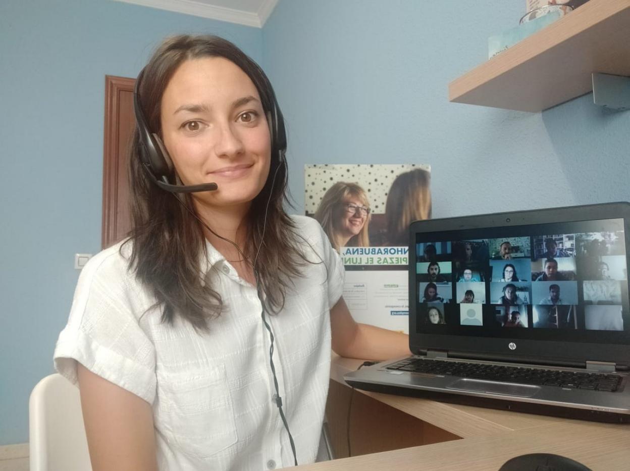 Rosario Rasero, en una de las sesiones online con los participantes en las sesiones. 