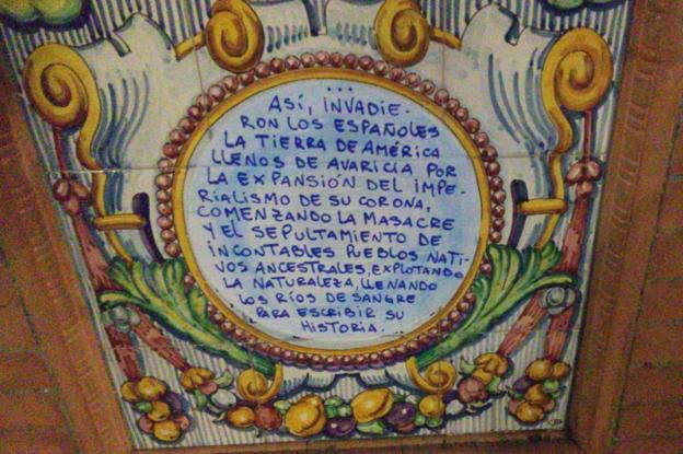 Uno de los escritos pegados en los azulejos de San Francisco.