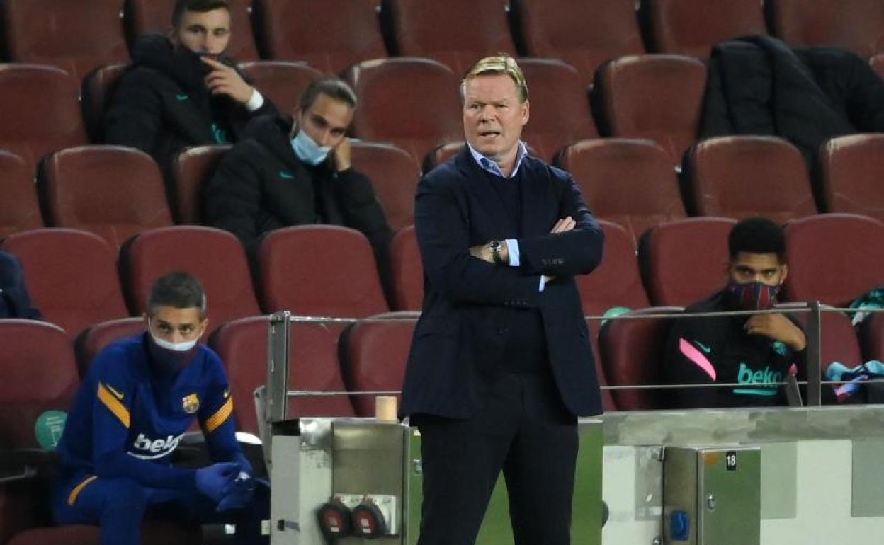 Ronald Koeman, durante el partido ante el Ferecváros.