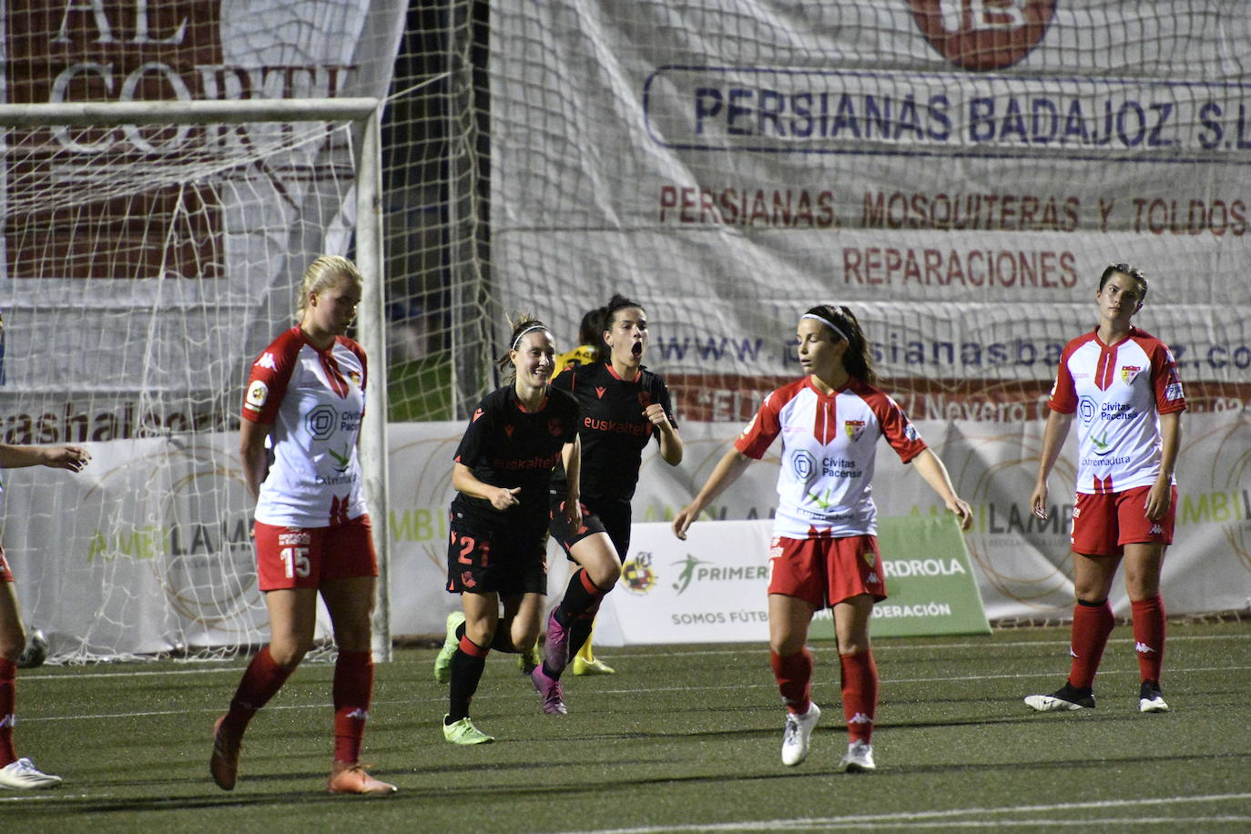 Fotos: La clase de la Real puede con la ilusión del Santa Teresa (0-4)