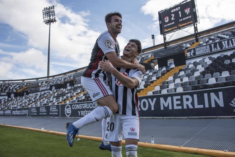 Fotos: El Badajoz presenta todas sus armas