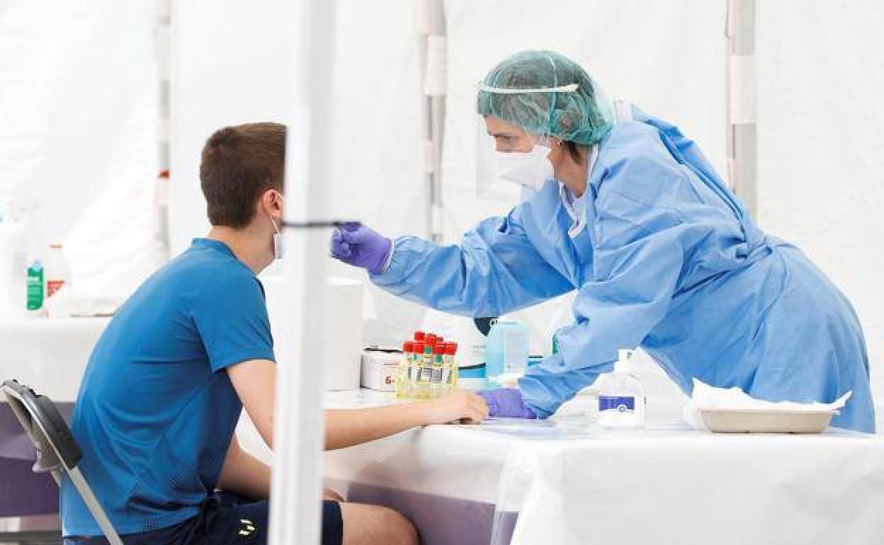 Calamonte suma tres positivos y siete altas en un mismo día