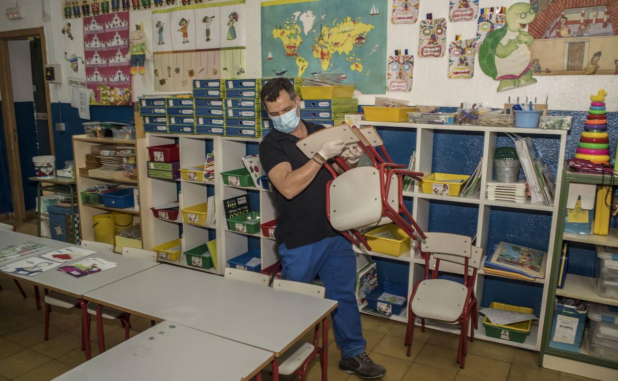 Coronavirus en Extremadura | La región tiene 56 clases confinadas, 30 menos que el pasado lunes