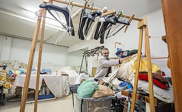 Tino Escribano en el almacén de Virgen de Guadalupe. 