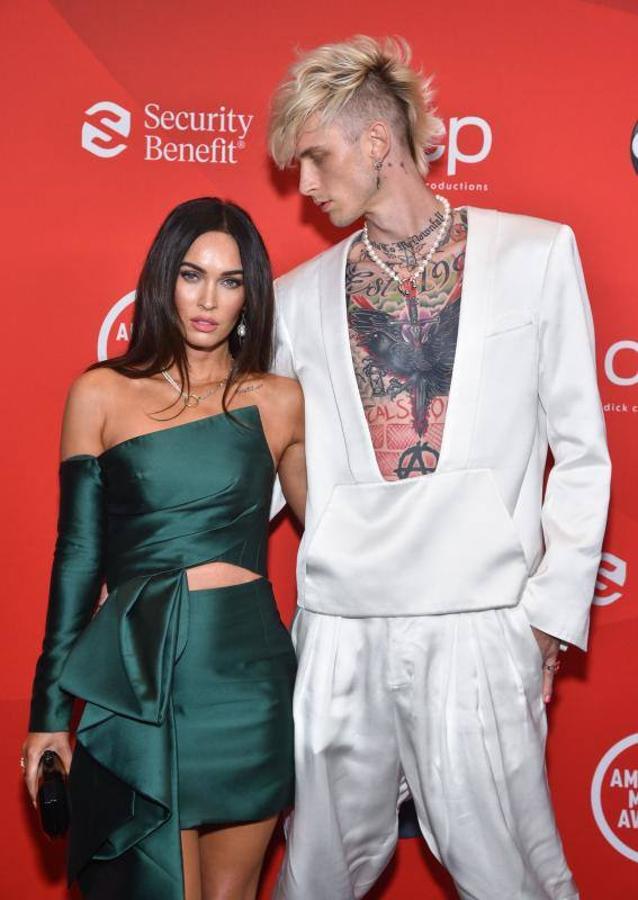 La actriz Megan Fox con el rapero Machine Gun Kelly.