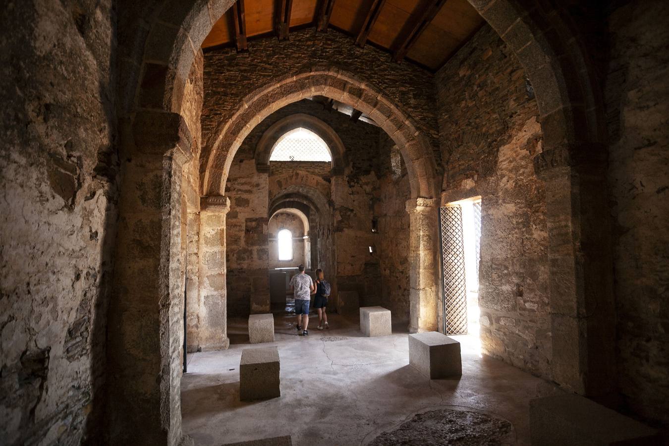 Interior de la basílica visigoda.