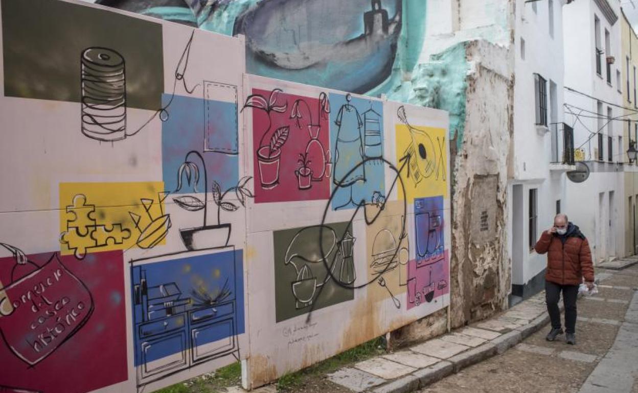 Dañan con pintadas los nuevos murales artísticos del Campillo de Badajoz