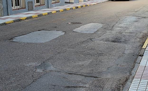 Otro de los defectos de la calzada de Manuel Golpe