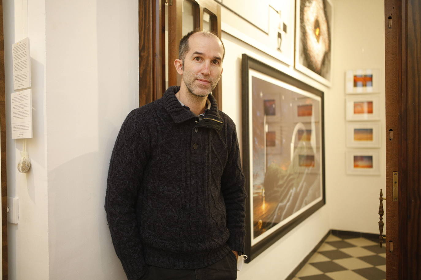 Fernando Paramio en su galería Artsolutely.