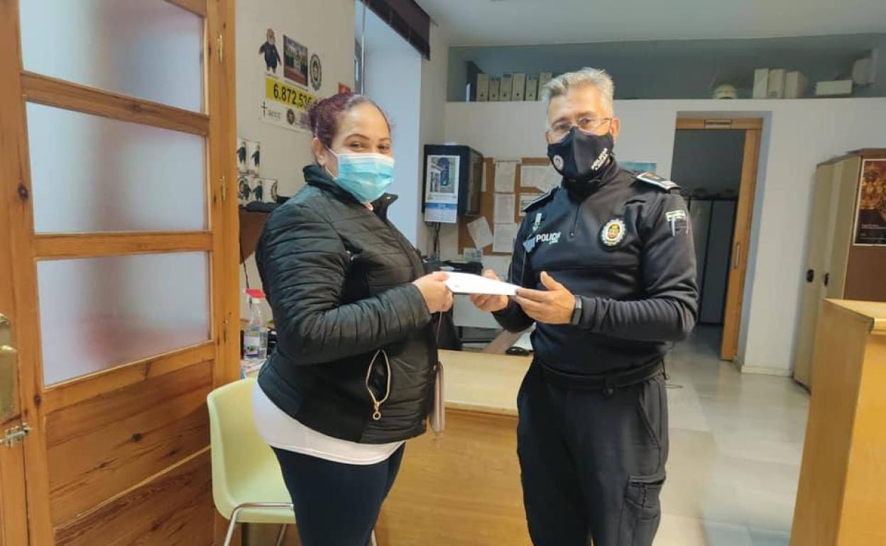 Entrega del dinero a la persona afectada