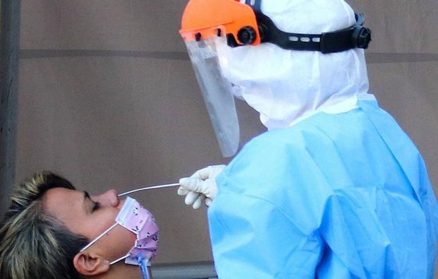  Extremadura bate el récord de contagios en un día con 2.178 y suma tres muertes de personas no vacunadas