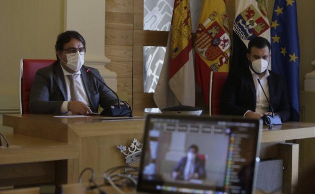 La Junta decreta el cierre perimetral de Fuente del Maestre y de Calamonte y reducción de aforos en Cáceres