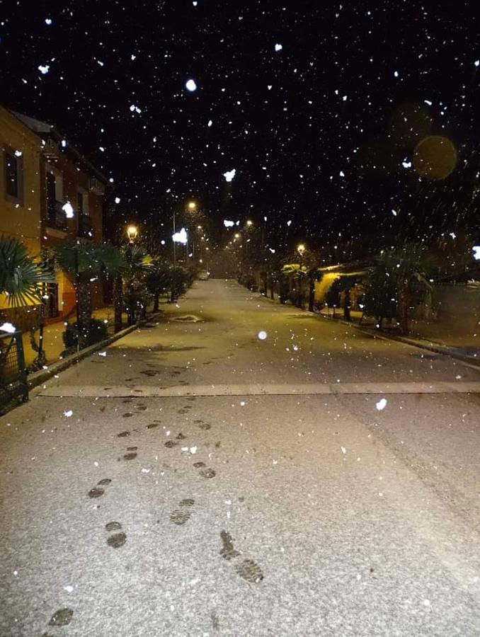 Nieve en la Finca El Dehesón. Charca de la finca al lado De la Fuente Potargo