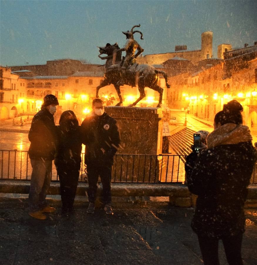 Nevada en la Plaza Mayor de Trujillo