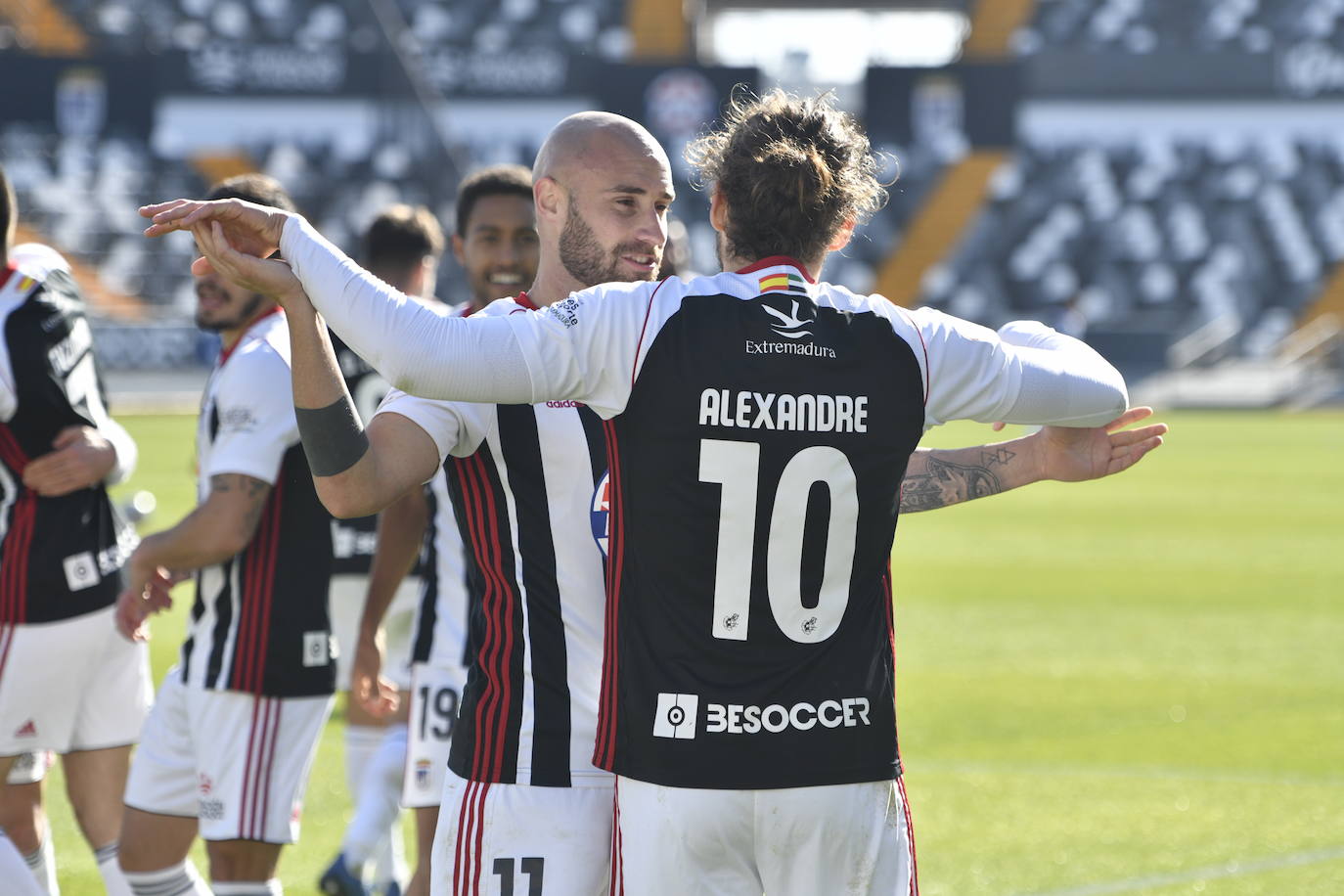 Fotos: El Badajoz vence al Melilla por 2-0 en el Nuevo Vivero