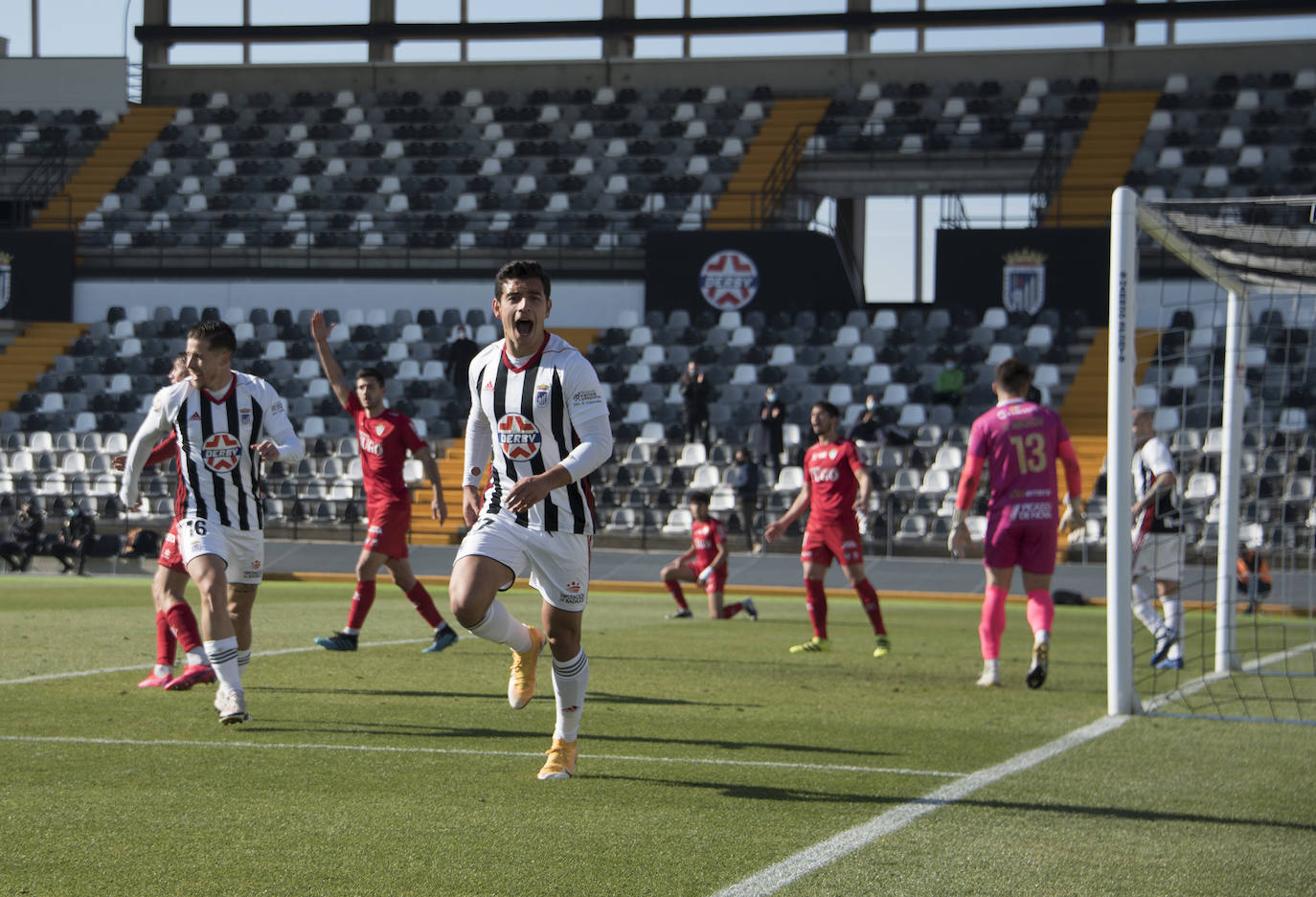 Fotos: Victoria del CD Badajoz ante el Socuéllamos