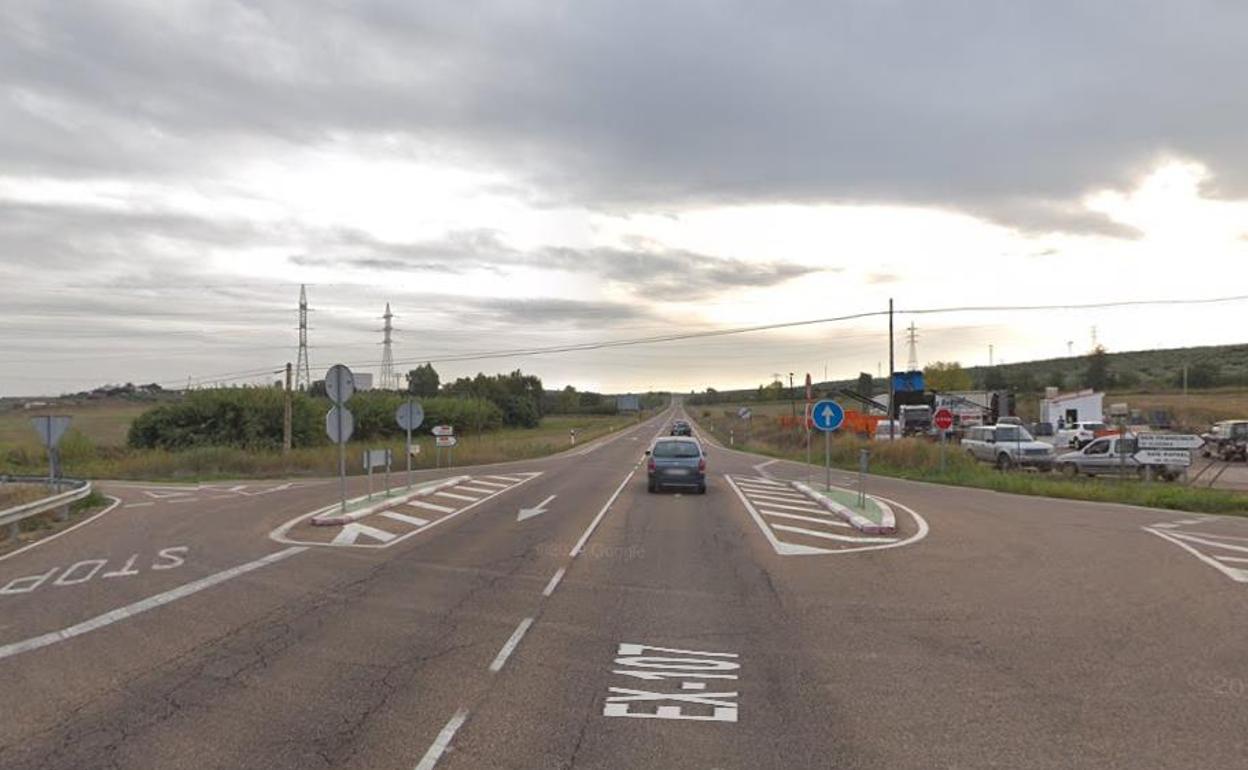 El suceso se ha producido en el cruce de la carretera de Olivenza a San Francisco de Olivenza