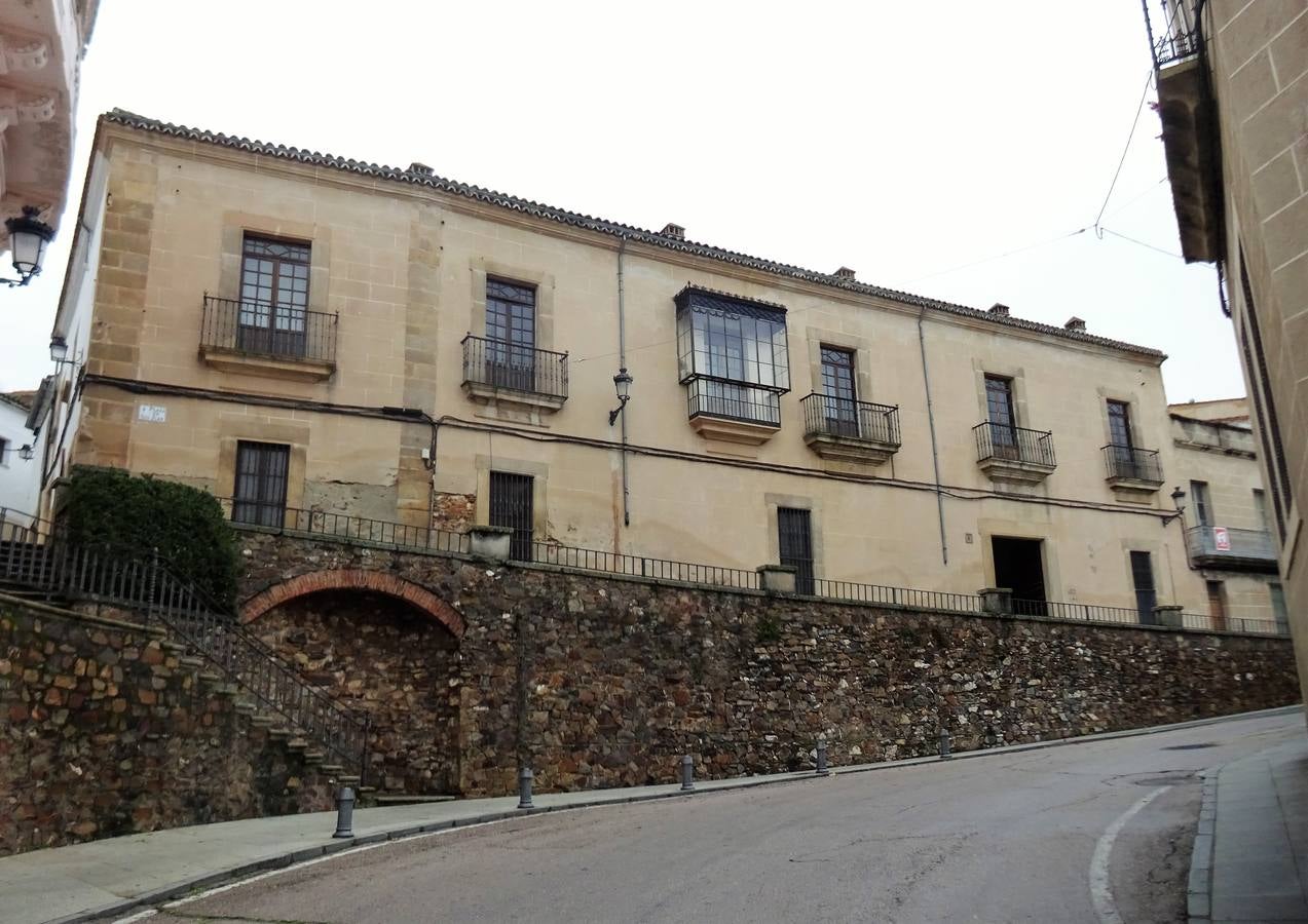 Estado actual de la casa-palacio que se encuentra en la Plaza de San Juan