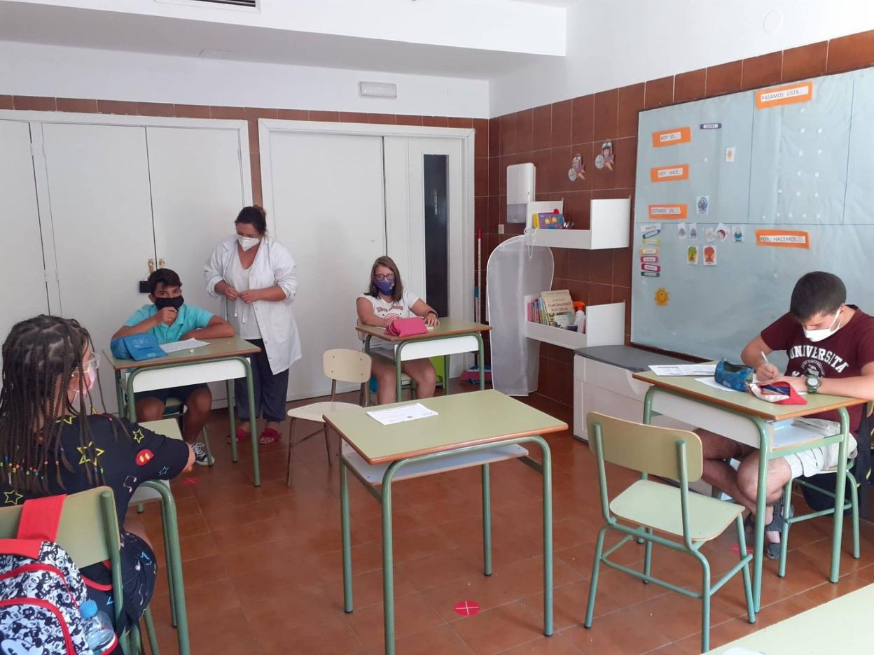 La reducción de actividades se prolongará al menos una semana más. 