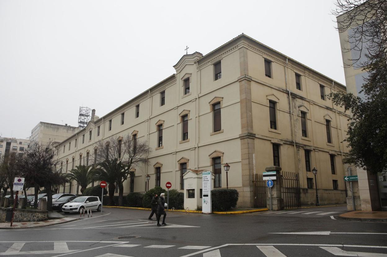 Fachada del Hospital Provincial, que el 11 de enero reabrió a para atender a pacientes con covid. 