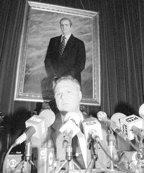 9 de abril de 1997 en rueda de prensa 