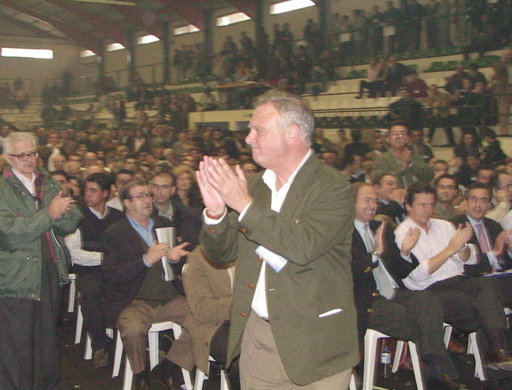 En un congreso del PP el 15.10.2000 