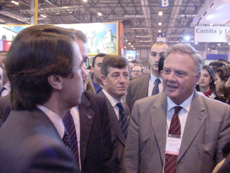 Celdrán con José María Aznar en Fitur en enero del 2002 