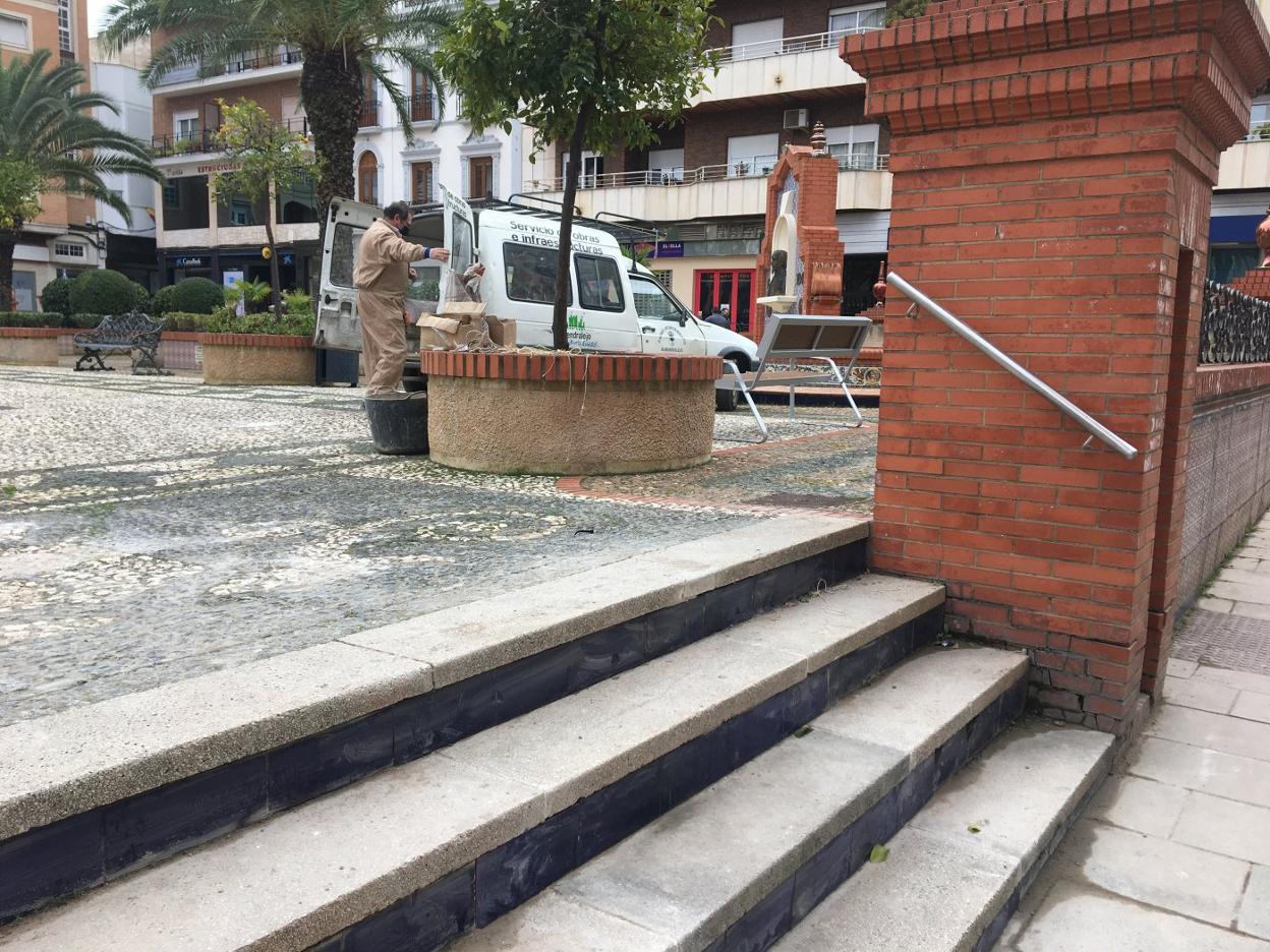 Escalinata en la que se ha drenado el salidero de agua. 