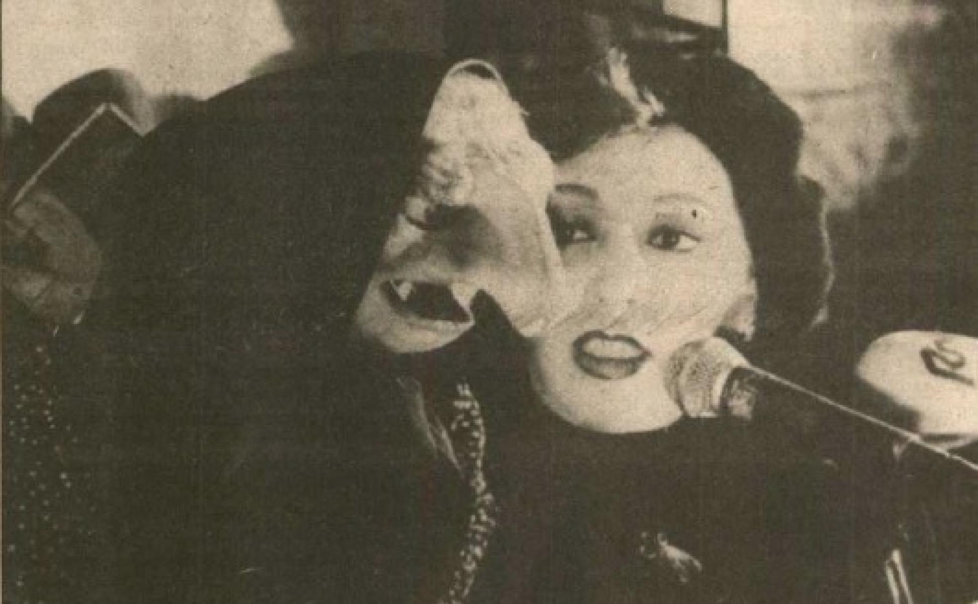 Doña Rogelia dio el pregón del Carnaval de Badajoz de 1990. 