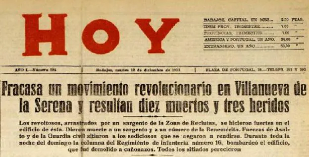 Imagen principal - Arriba, publicación de la noticia den el Diario HOY en 1933; abajo a la izquierda, el historiador Antonio Molina, autor del libro; a la derecha, los soldados señalan a un periodista dónde fue encontrado muerto Sopena. 