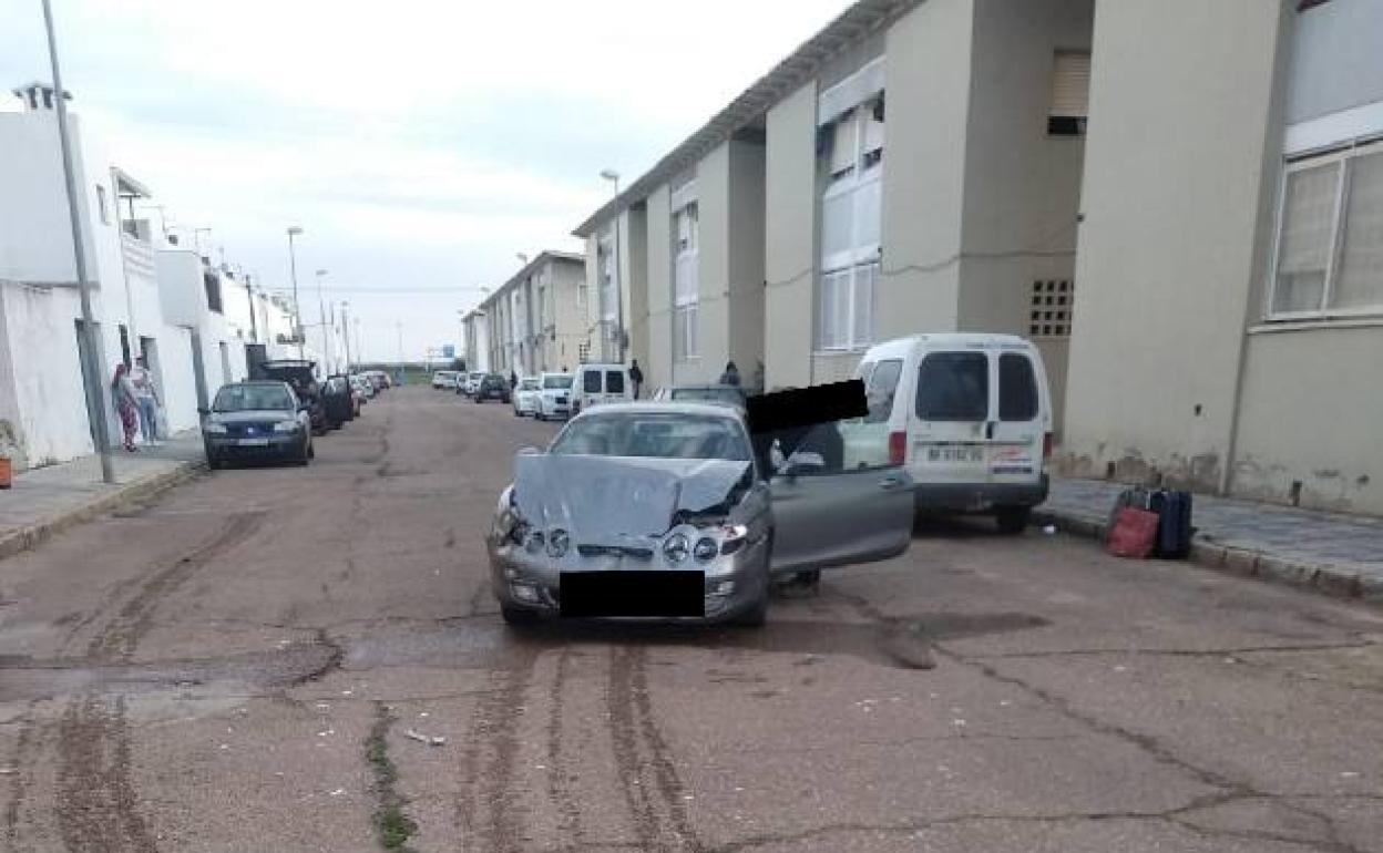 Investigan a un conductor implicado en un accidente en Talavera la Real que se negó a hacer la prueba de alcoholemia