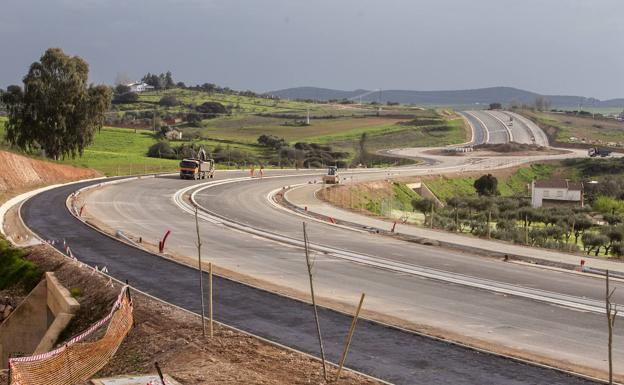 Trabajos cerca de Fuente Fría para rematar la Ronda Sureste. 