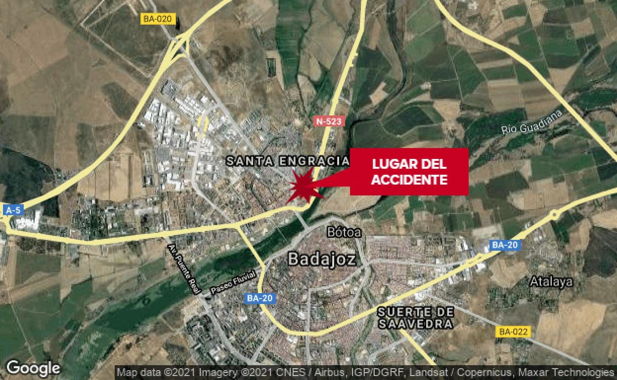 Un policía local y un vigilante reaniman a un trabajador que cayó inconsciente al suelo en Badajoz 