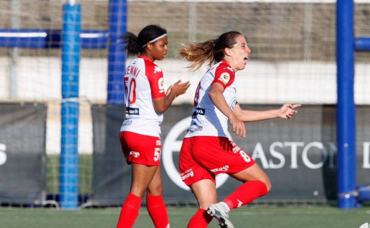 Estefa, junto a Kenni Thompson, celebra el tanto que abría el marcador ante el Espanyol. 