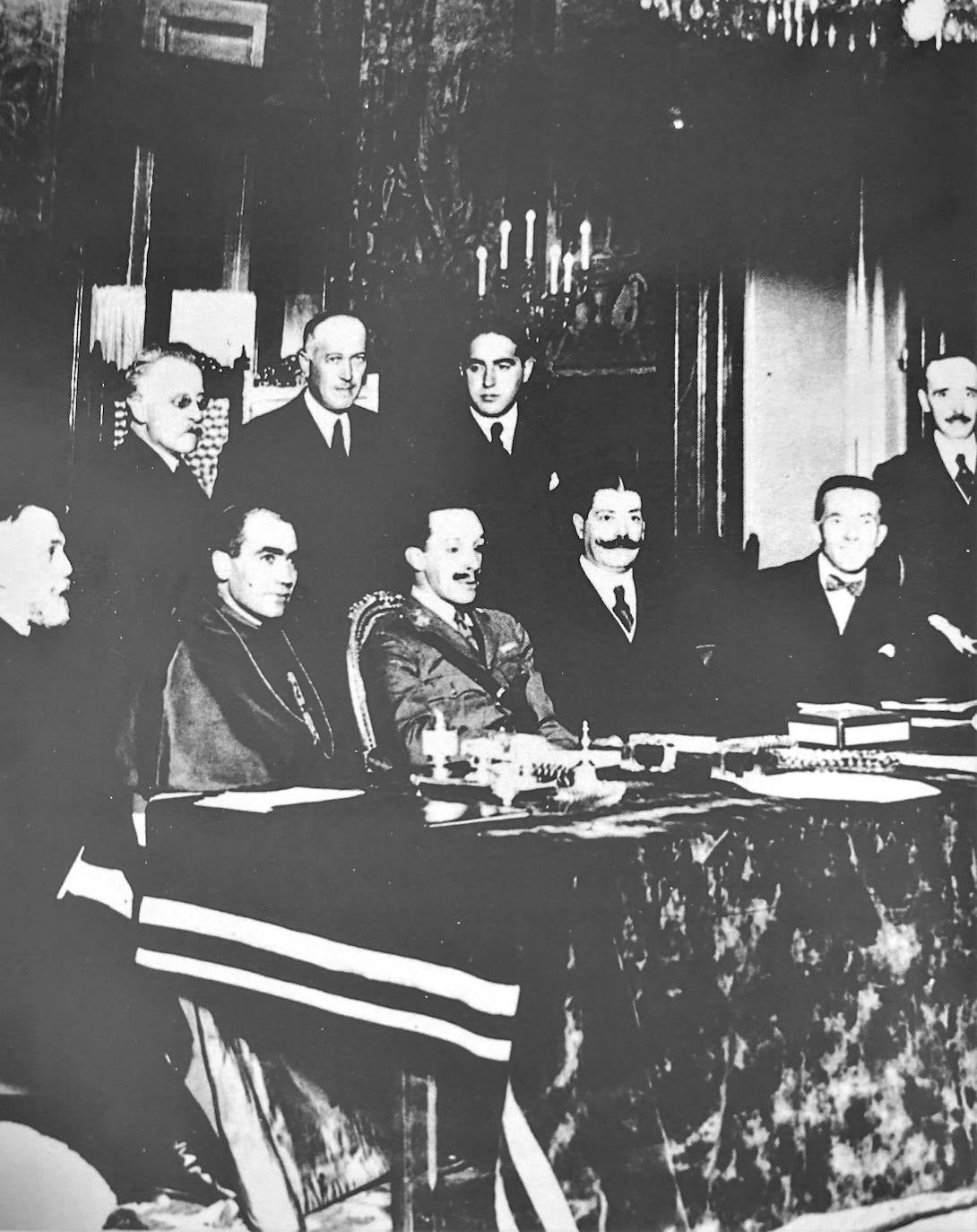 Fotos: Desde la Moto de Papel | El rey que posó desnudo en Extremadura